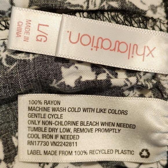 Xhilaration Monochrome Floral Pants - Picture 4 of 4